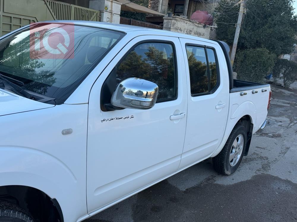 نيسان نافارا